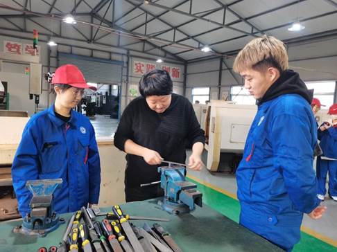 说明: C:\Users\Dell\Desktop\73497fe0cc76b033d395b656abbeeed.jpg